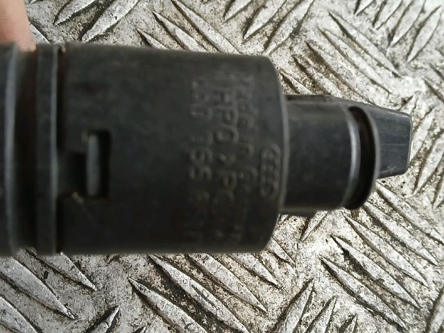 bontott AUDI A4 B5 Első Ablakmosó Szivattyú