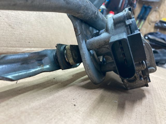 bontott AUDI A4 B5 Első Ablaktörlő Szerkezet Motorral