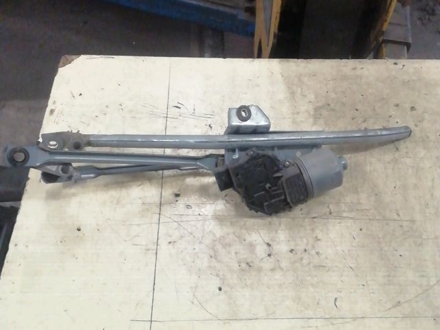 bontott AUDI A4 B5 Első Ablaktörlő Szerkezet Motorral