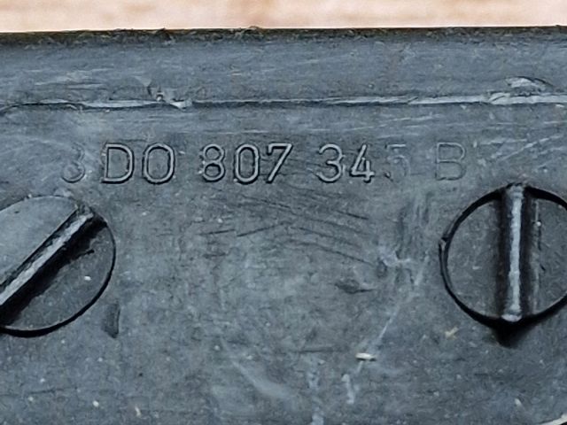 bontott AUDI A4 B5 Első Lökhárító Bal Díszrács