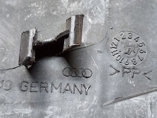 bontott AUDI A4 B5 Első Lökhárító Bal Díszrács