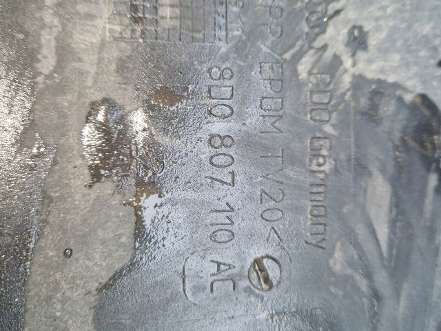 bontott AUDI A4 B5 Első Lökhárító (Részeivel)