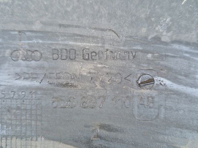 bontott AUDI A4 B5 Első Lökhárító (Részeivel)