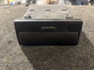 bontott AUDI A4 B5 Első Tároló Rekesz