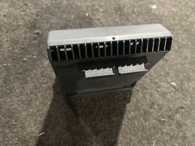 bontott AUDI A4 B5 Első Tároló Rekesz