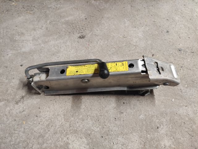 bontott AUDI A4 B5 Emelő