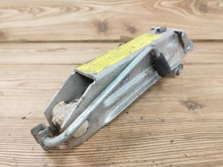 bontott AUDI A4 B5 Emelő