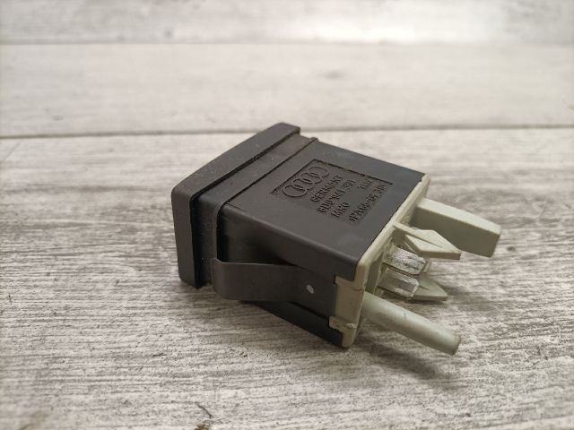 bontott AUDI A4 B5 Fényszórómagasság Állító Kapcsoló