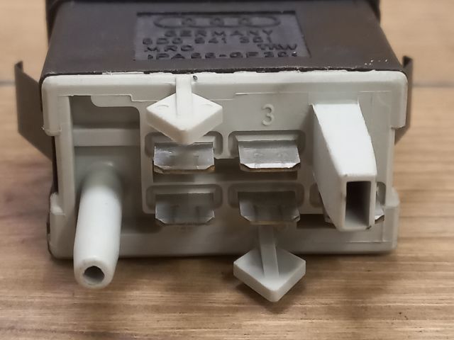 bontott AUDI A4 B5 Fényszórómagasság Állító Kapcsoló