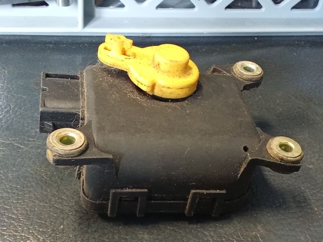 bontott AUDI A4 B5 Fűtés Állító Motor