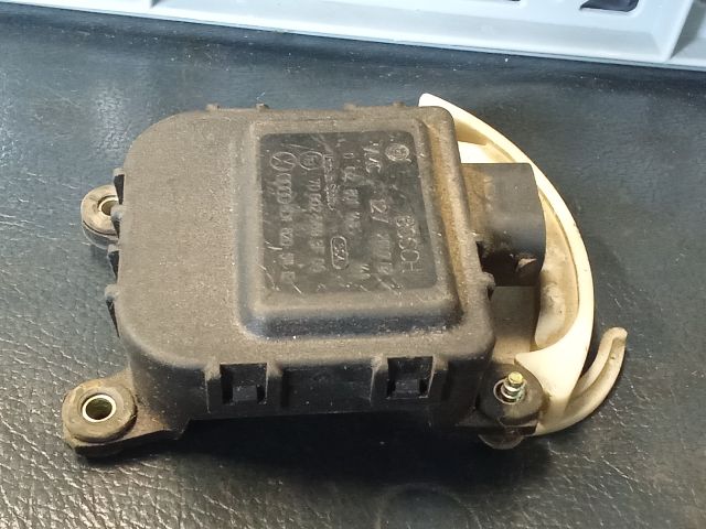 bontott AUDI A4 B5 Fűtés Állító Motor