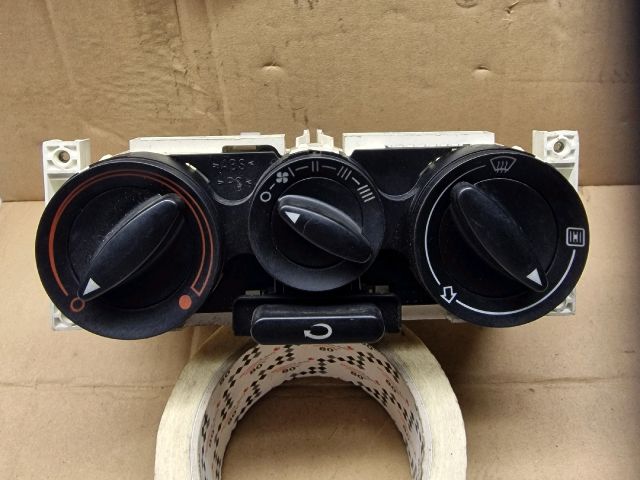 bontott AUDI A4 B5 Fűtéskapcsoló (Nem klímás)