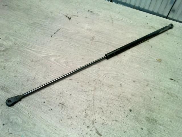 bontott AUDI A4 B5 Gázrugós Kitámasztó Teleszkóp Motorháztető