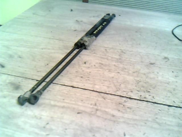 bontott AUDI A4 B5 Gázrugós Kitámasztó Teleszkóp Pár Csomagtérajtó