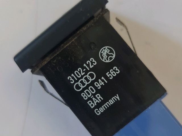 bontott AUDI A4 B5 Hátsó Ködzárófény Kapcsoló