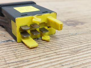 bontott AUDI A4 B5 Hátsó Ködzárófény Kapcsoló