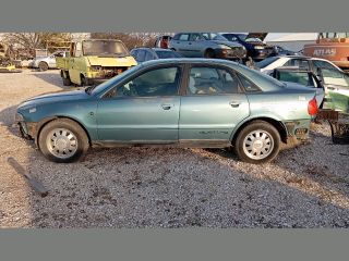 bontott AUDI A4 B5 Hátsó Lökhárító (Részeivel)