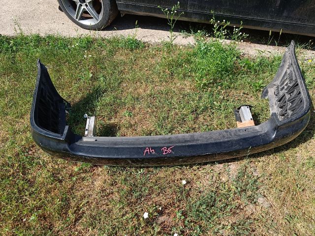 bontott AUDI A4 B5 Hátsó Lökhárító (Részeivel)