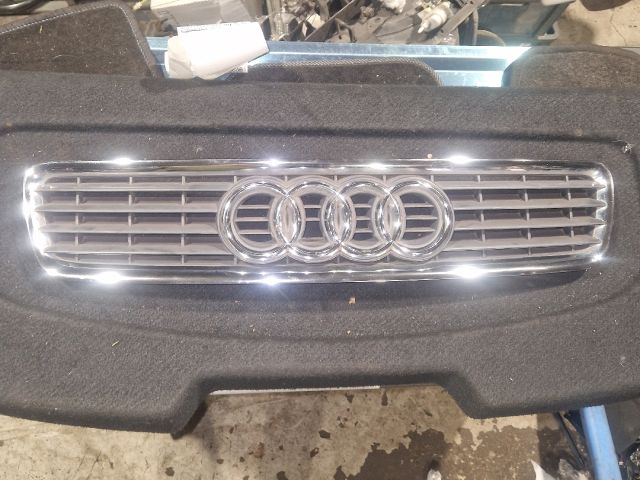 bontott AUDI A4 B5 Hűtőrács