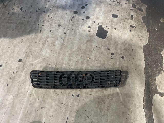 bontott AUDI A4 B5 Hűtőrács
