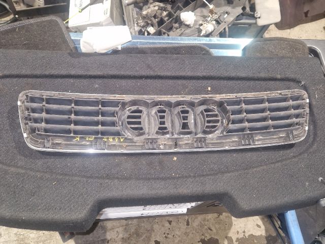 bontott AUDI A4 B5 Hűtőrács