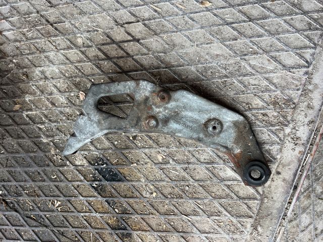 bontott AUDI A4 B5 Intercooler Tartó