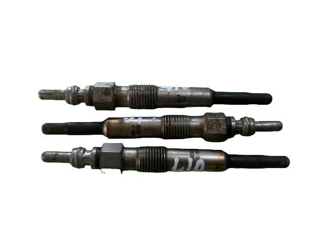 bontott AUDI A4 B5 Izzító/Gyújtó Gyertya