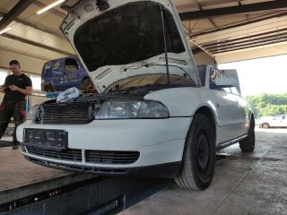 bontott AUDI A4 B5 Jobb első Ablak