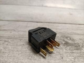 bontott AUDI A4 B5 Jobb első Ablakemelő Kapcsoló