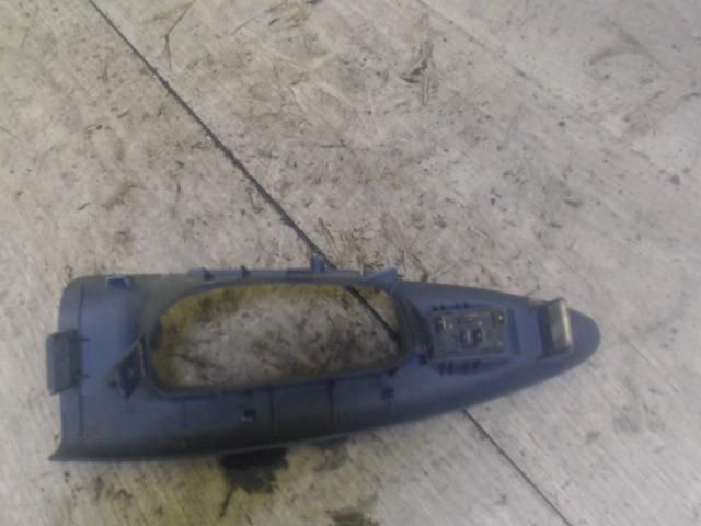 bontott AUDI A4 B5 Jobb első Ablakemelő Kapcsoló