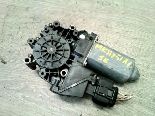 bontott AUDI A4 B5 Jobb első Ablakemelő Motor