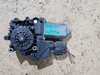 bontott AUDI A4 B5 Jobb első Ablakemelő Motor