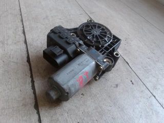 bontott AUDI A4 B5 Jobb első Ablakemelő Motor