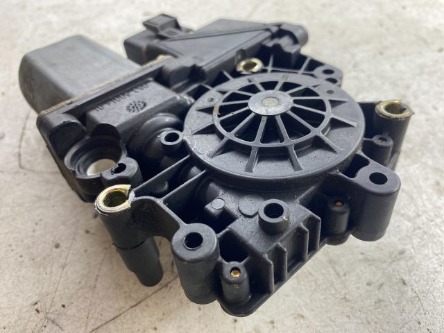 bontott AUDI A4 B5 Jobb első Ablakemelő Motor
