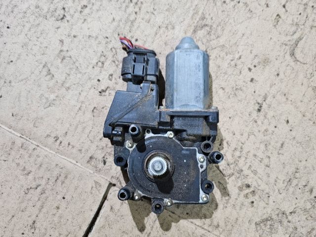 bontott AUDI A4 B5 Jobb első Ablakemelő Motor