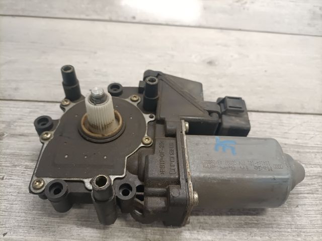 bontott AUDI A4 B5 Jobb első Ablakemelő Motor