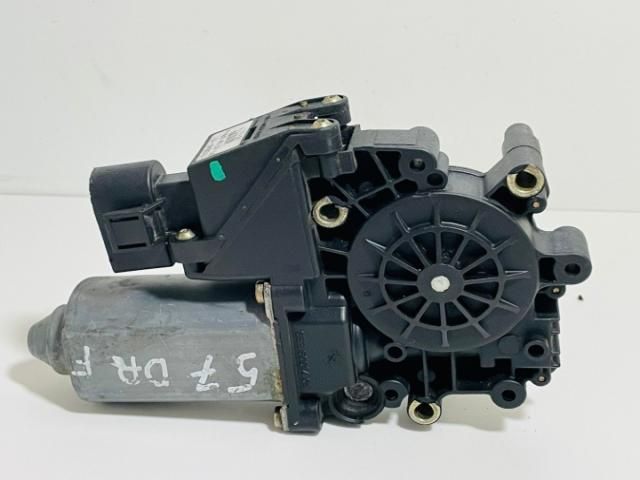 bontott AUDI A4 B5 Jobb első Ablakemelő Motor