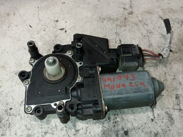 bontott AUDI A4 B5 Jobb első Ablakemelő Motor