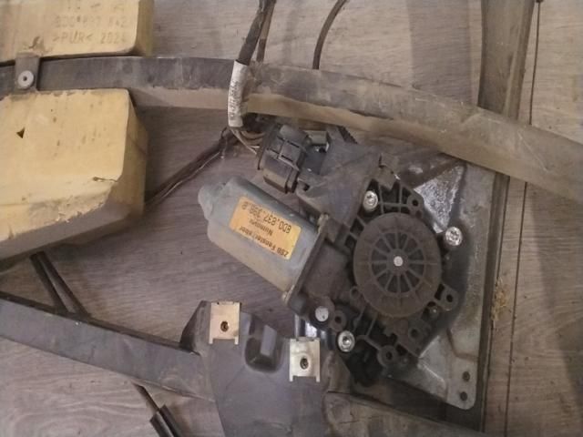 bontott AUDI A4 B5 Jobb első Ablakemelő Szerkezet (Elektromos)