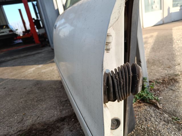 bontott AUDI A4 B5 Jobb első Ajtó (Részeivel)