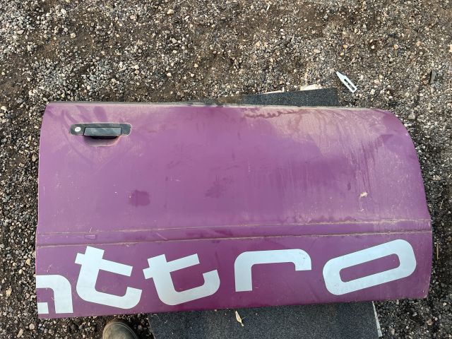 bontott AUDI A4 B5 Jobb első Ajtó (Részeivel)