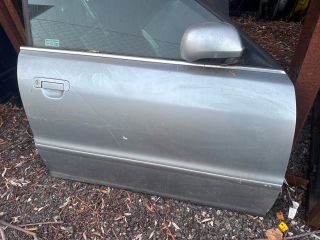 bontott AUDI A4 B5 Jobb első Ajtó (Üres lemez)