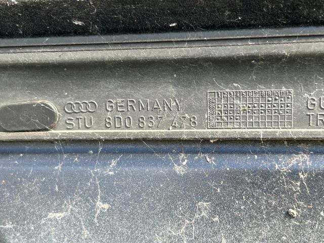 bontott AUDI A4 B5 Jobb első Ajtó (Üres lemez)