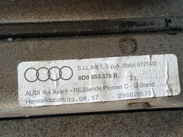 bontott AUDI A4 B5 Jobb első Ajtókeret Burkolat