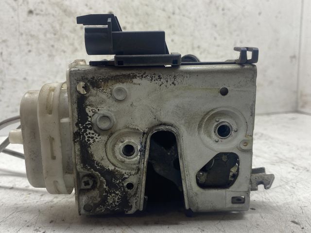 bontott AUDI A4 B5 Jobb első Ajtózár