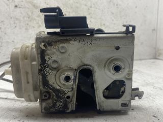 bontott AUDI A4 B5 Jobb első Ajtózár