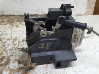 bontott AUDI A4 B5 Jobb első Ajtózár