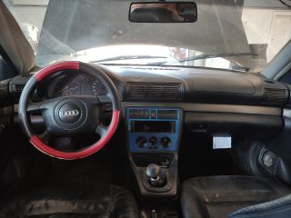 bontott AUDI A4 B5 Jobb első Ajtózár