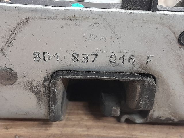 bontott AUDI A4 B5 Jobb első Ajtózár