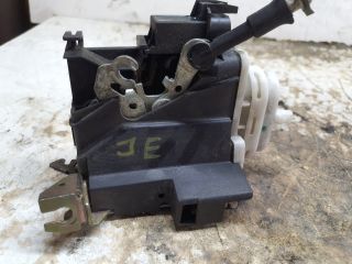 bontott AUDI A4 B5 Jobb első Ajtózár